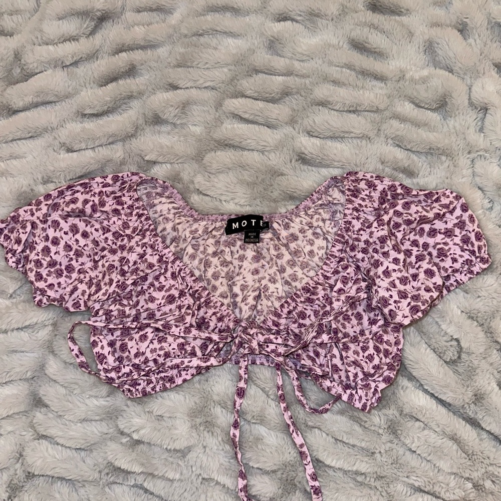 Motel Rocks Floral Tie-Front Crop Top in Lavender Pink